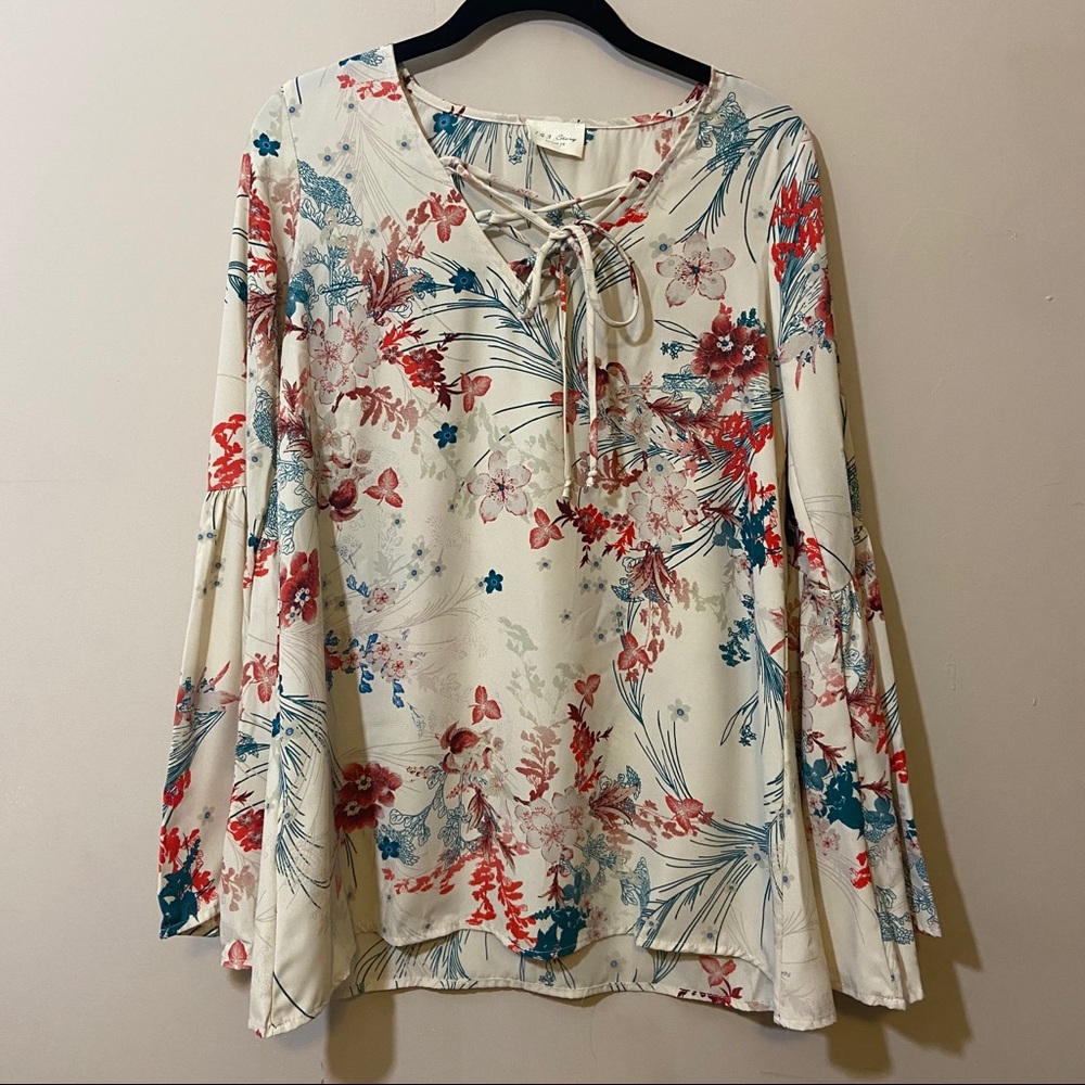 🦊143 Story by Line Up blouse size small